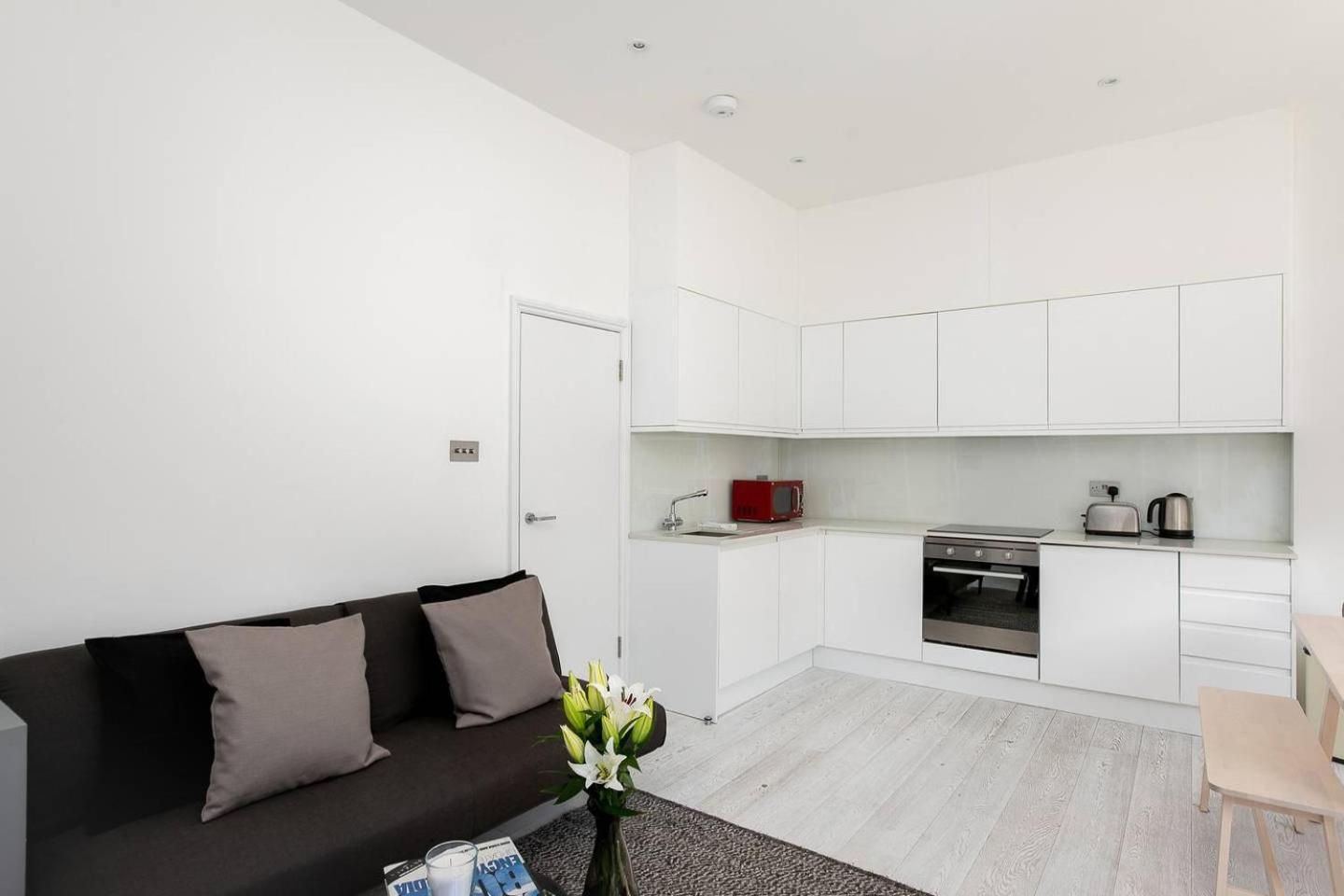 Guestready - West Kensington Home W/Balcony Londýn Exteriér fotografie