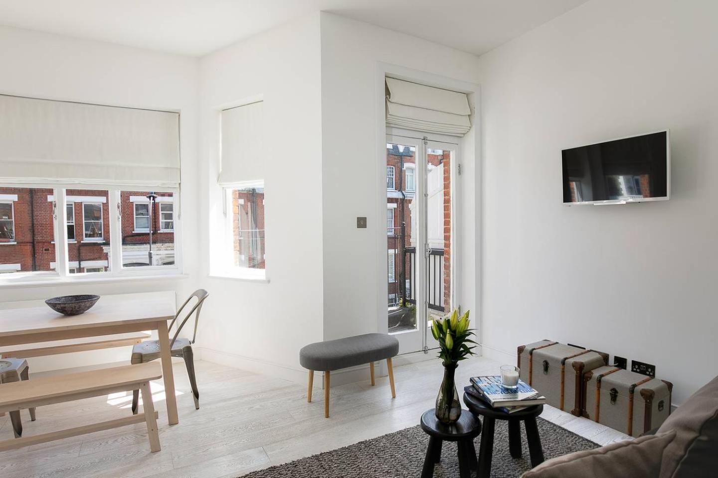 Guestready - West Kensington Home W/Balcony Londýn Exteriér fotografie